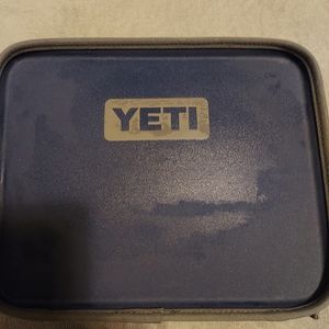Yeti daytrip lunchbox